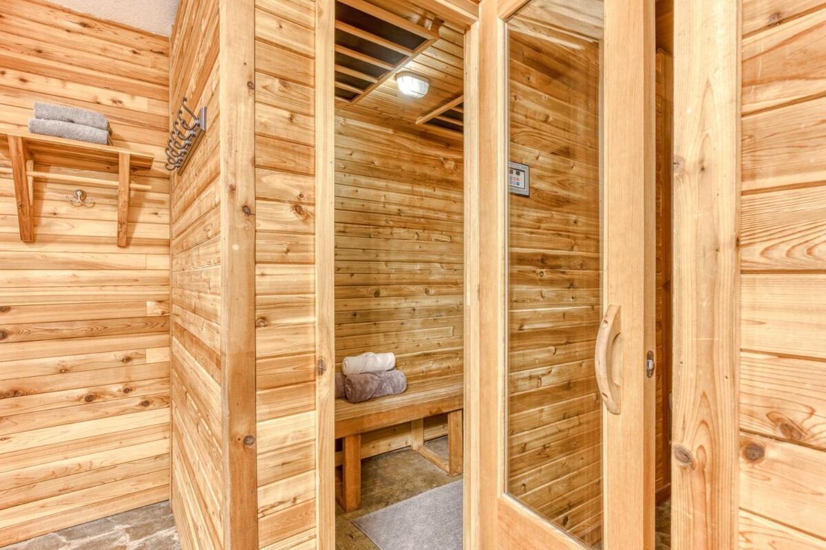 Great Blue Lodge - Spacious Ski Lodge, Hot Tub, Sauna, Game Room & More Government Camp Dış mekan fotoğraf