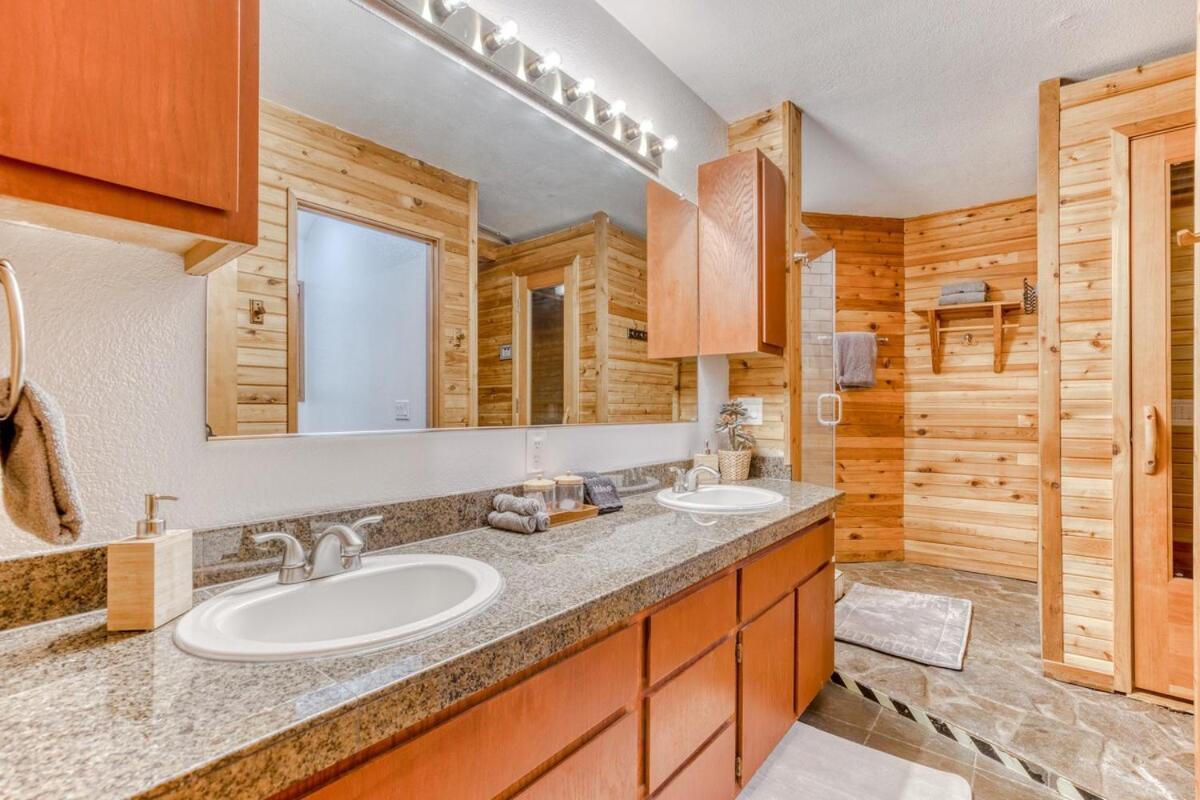 Great Blue Lodge - Spacious Ski Lodge, Hot Tub, Sauna, Game Room & More Government Camp Dış mekan fotoğraf