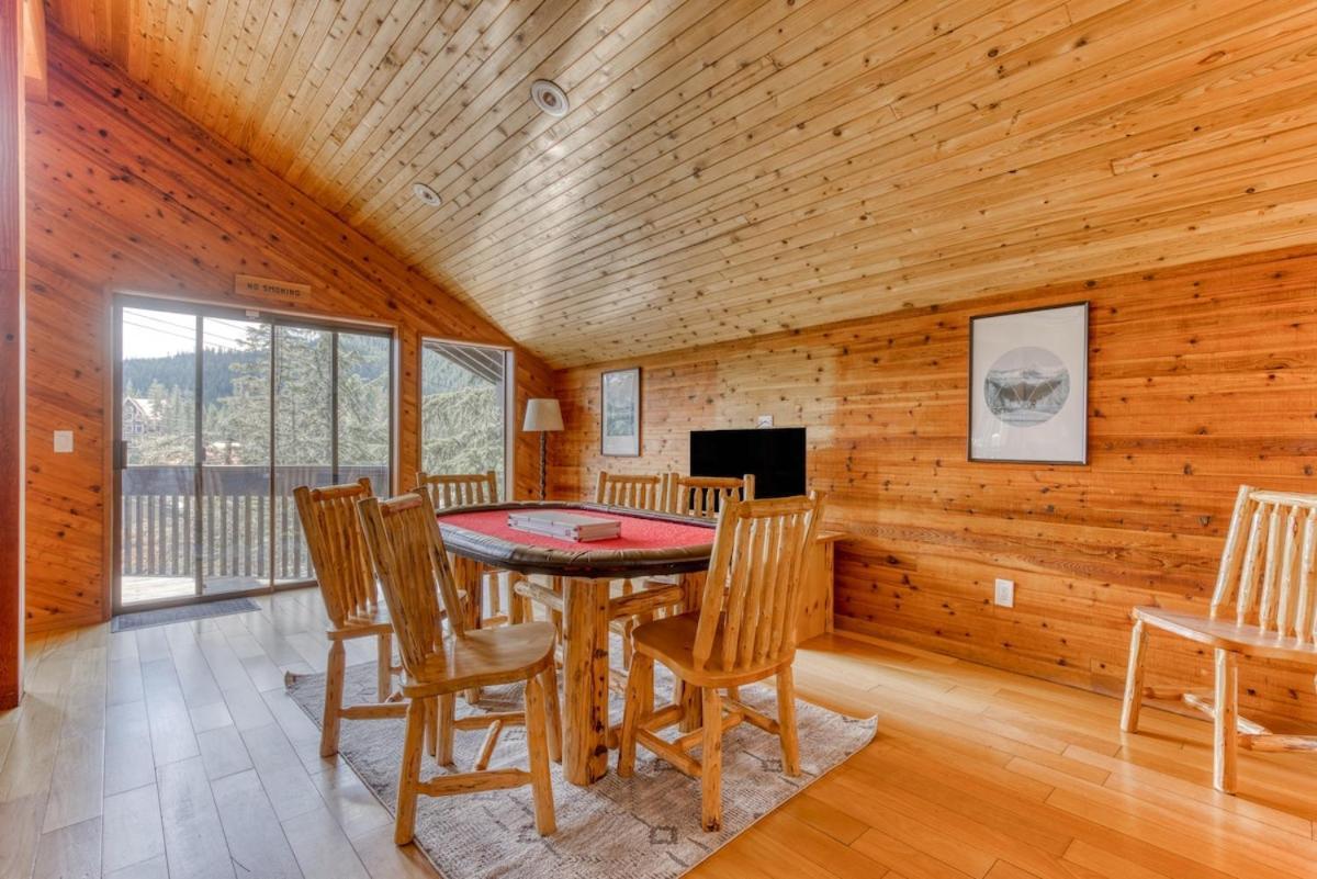 Great Blue Lodge - Spacious Ski Lodge, Hot Tub, Sauna, Game Room & More Government Camp Dış mekan fotoğraf